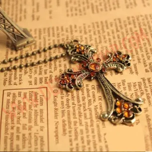 Colgante Retro Cross 2